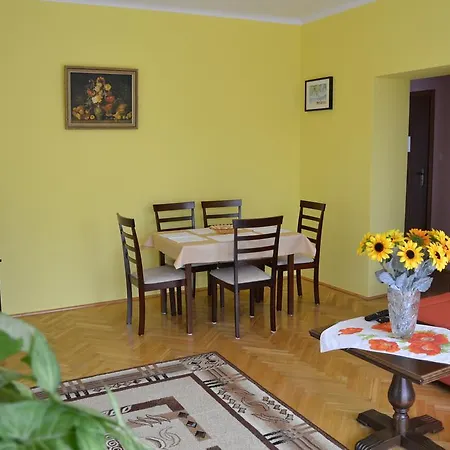 Apartament Goscinny Dom Apartment *